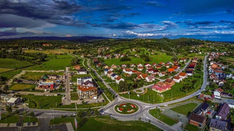 Grad na dodiru krajolika: arhitektonska priča Popovače